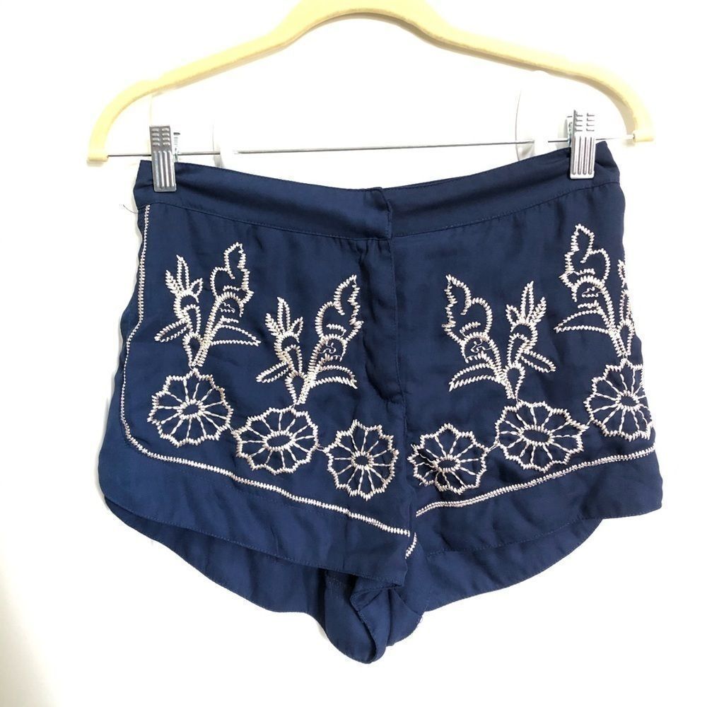 Chloah Navy Blue Embroidered Shorts Size Small Music Festival